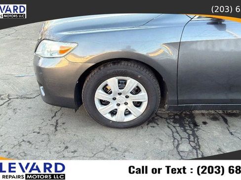 Used 2010 Toyota Camry LE image 9