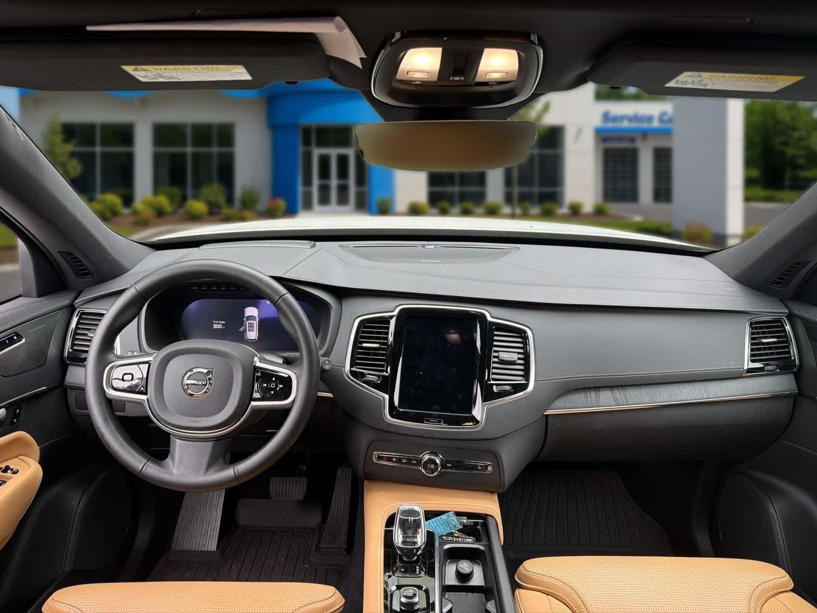 Used 2025 Volvo XC90 B6 Ultra w/ Protection Package Premier AWD/4WD image 30
