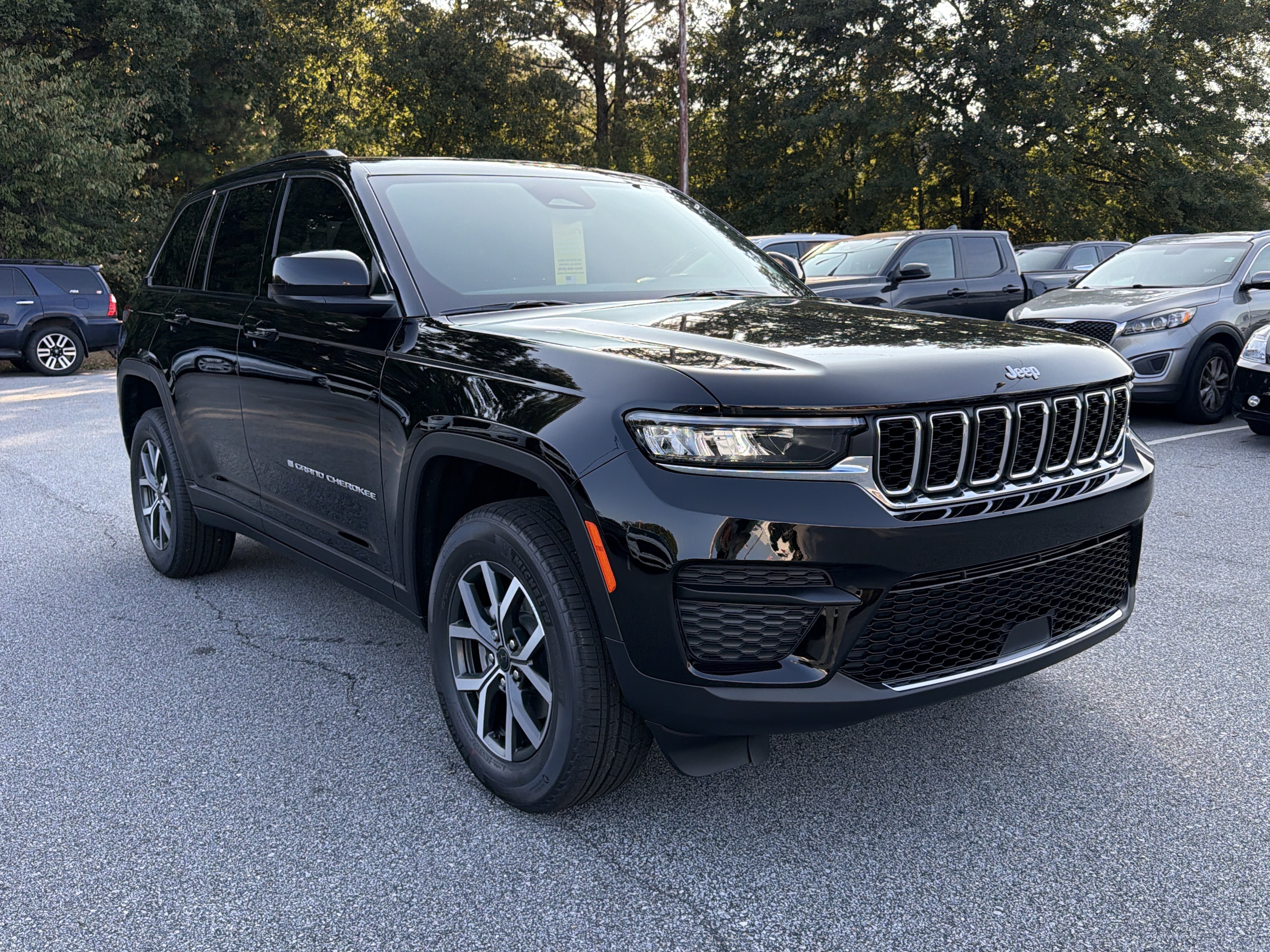 New 2027 Jeep Grand Cherokee Laredo X RWD image 4