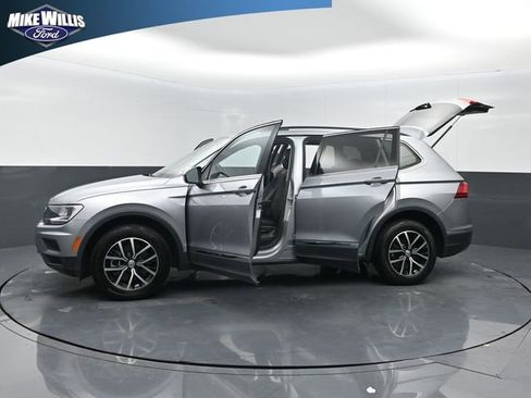 Used 2021 Volkswagen Tiguan SE image 28