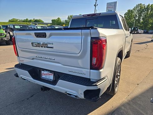 Used 2024 GMC Sierra 1500 Denali Ultimate AWD/4WD image 11