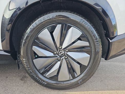 Used 2023 Nissan Ariya FWD image 32