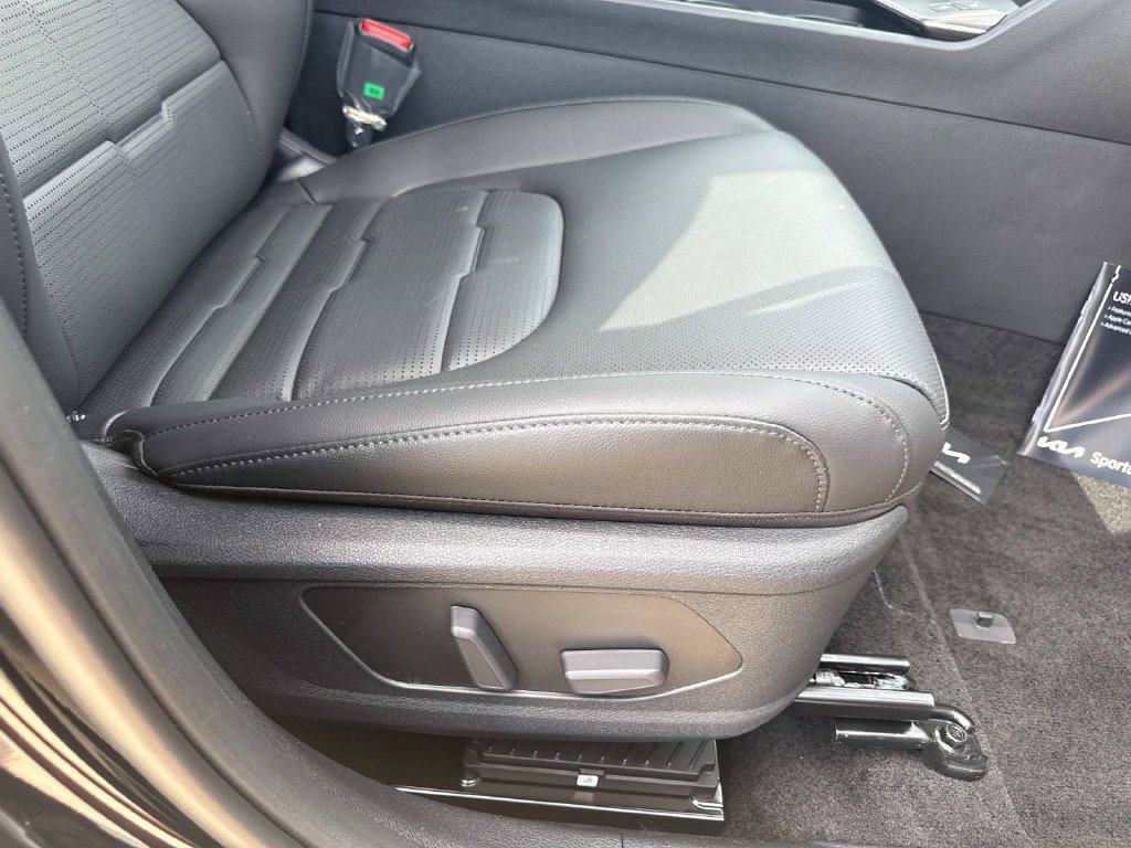 New 2026 Kia Sportage SX FWD image 13