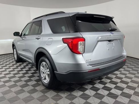 Used 2022 Ford Explorer XLT image 7