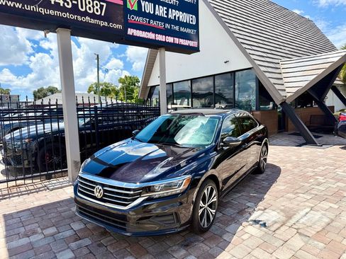 Used 2021 Volkswagen Passat 2.0T SE FWD image 2