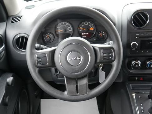 Used 2015 Jeep Patriot Sport image 12
