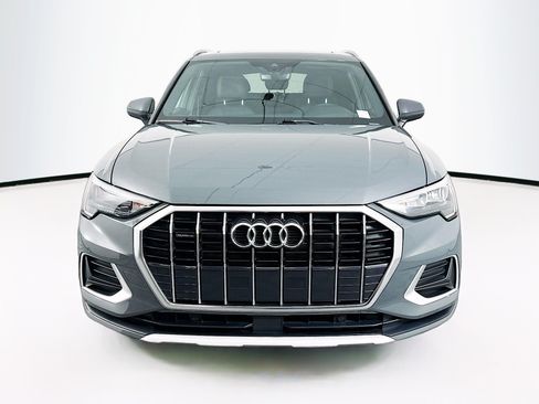 Used 2020 Audi Q3 2.0T Premium w/ Convenience Package AWD/4WD image 2