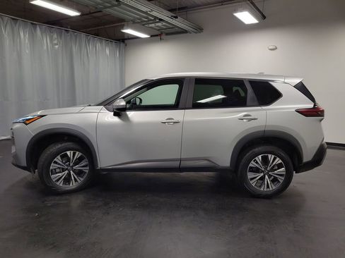 Used 2023 Nissan Rogue SV image 5
