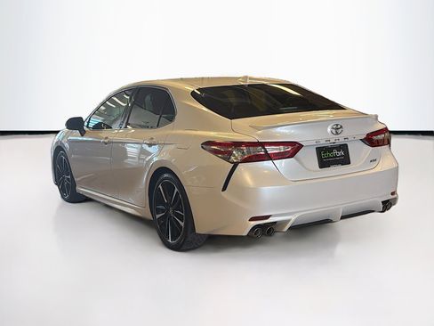 Used 2020 Toyota Camry XSE image 5