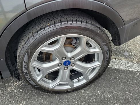 Used 2018 Ford Escape Titanium image 10