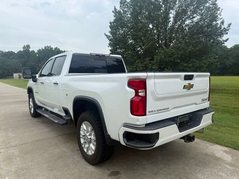 Used 2022 Chevrolet Silverado 2500 High Country AWD/4WD image 3