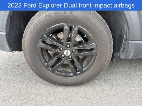 Used 2023 Ford Explorer XLT AWD/4WD image 18