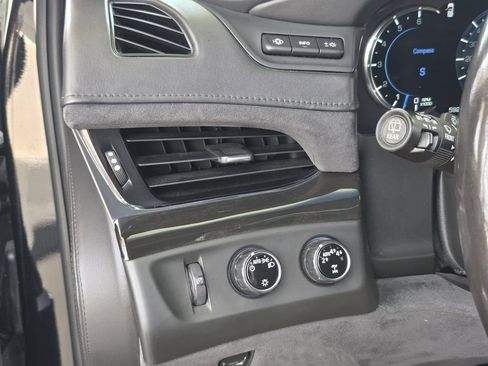 Used 2018 Cadillac Escalade Platinum AWD/4WD image 20