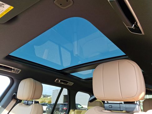 New 2026 Land Rover Range Rover SE AWD/4WD image 12