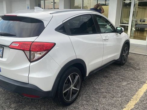 Used 2022 Honda HR-V EX image 3