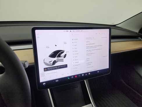 Used 2020 Tesla Model 3 Standard Range Plus RWD image 13