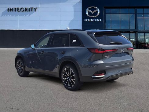 Certified 2025 MAZDA CX-70 Plug-In Hybrid w/ Premium Pkg AWD/4WD image 4