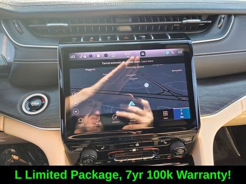 Used 2025 Jeep Grand Cherokee L Limited image 23