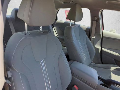 Used 2024 Hyundai Elantra SEL FWD image 26