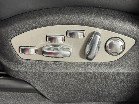 New 2026 Porsche Macan image 27