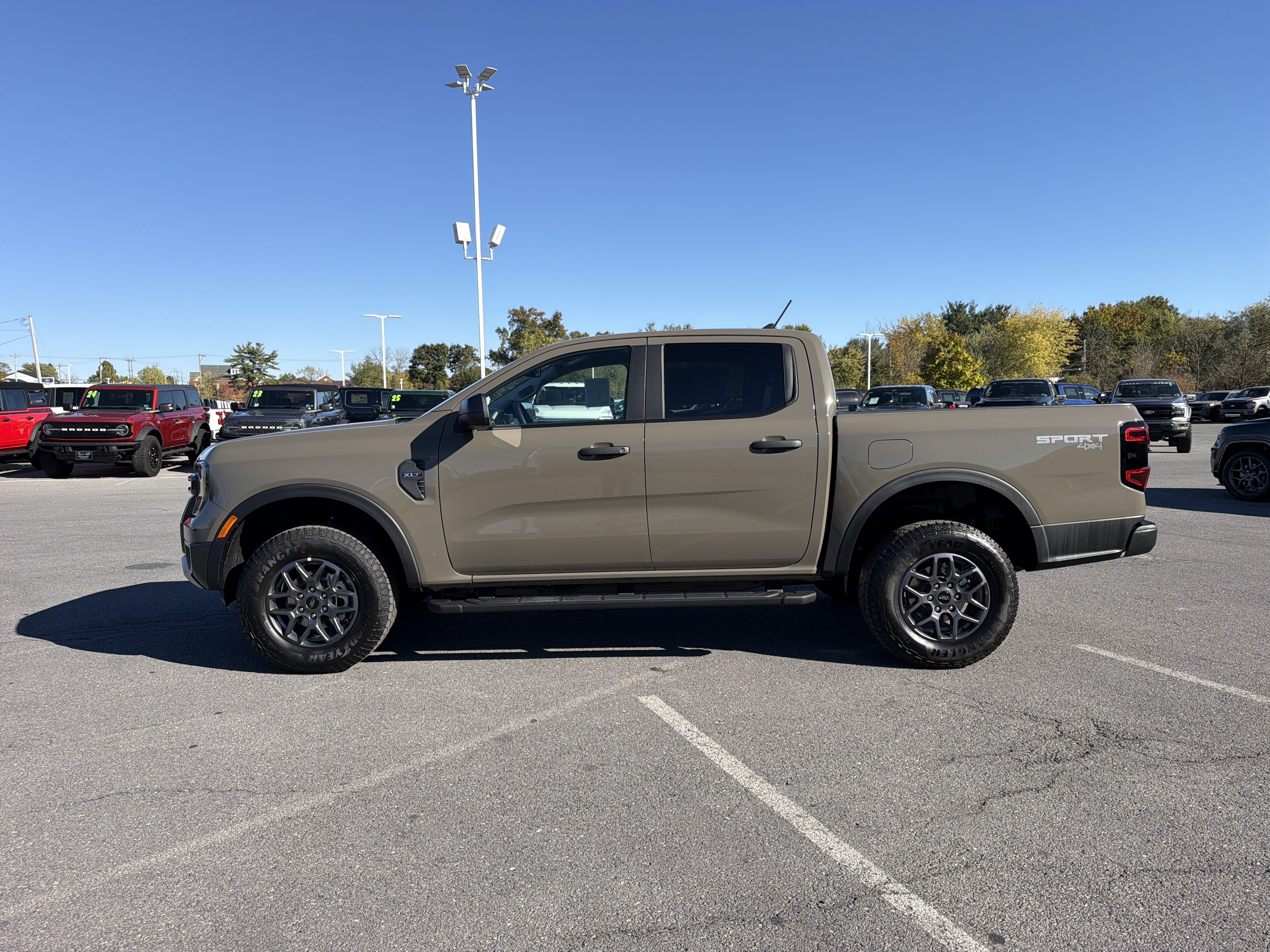 New 2026 Ford Ranger XLT w/ Equipment Group 301A High AWD/4WD image 7