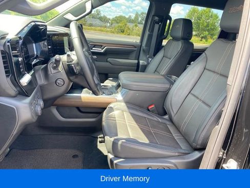 Used 2025 Chevrolet Silverado 1500 High Country w/ Midnight Edition AWD/4WD image 15