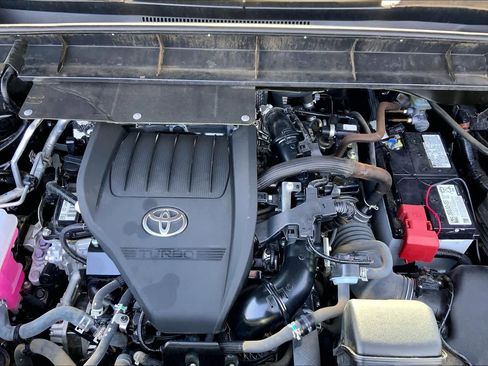 Used 2023 Toyota Highlander Platinum image 32