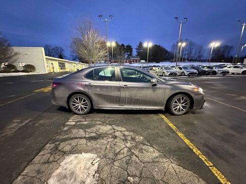 Used 2024 Toyota Camry SE w/ Cold Weather Package image 2