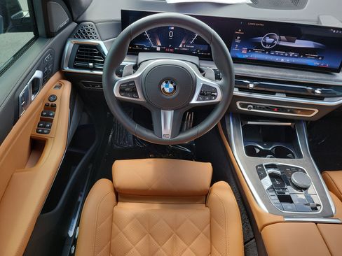 Used 2026 BMW X7 xDrive40i w/ M Sport Package AWD/4WD image 15