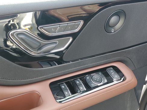 New 2026 Lincoln Aviator Reserve w/ Jet Appearance Package AWD/4WD image 9