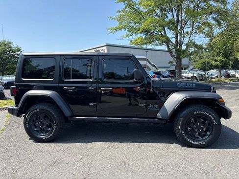 Used 2023 Jeep Wrangler Unlimited w/ Cold Weather Group AWD/4WD image 18