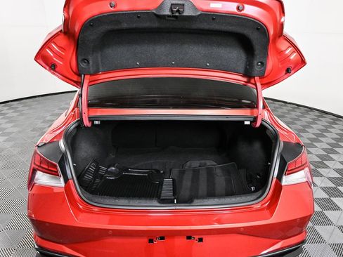 Used 2021 Hyundai Elantra Limited image 27