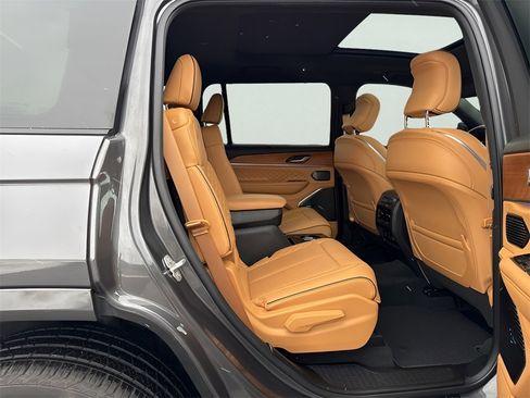 Used 2024 Jeep Grand Cherokee L Summit image 11