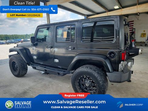 Used 2015 Jeep Wrangler Unlimited Sahara w/ Connectivity Group AWD/4WD image 3