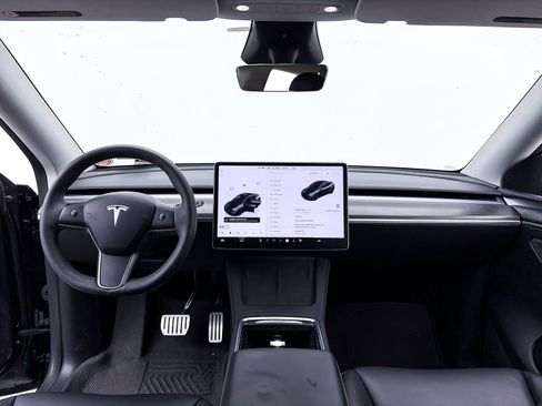 Used 2024 Tesla Model Y Performance image 25