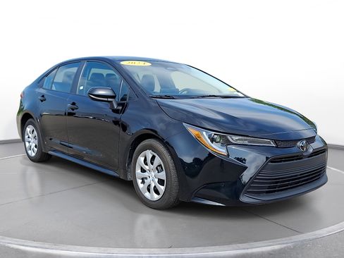 Used 2024 Toyota Corolla LE FWD image 1
