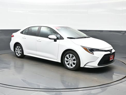 Used 2024 Toyota Corolla LE FWD image 8