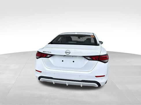 Used 2025 Nissan Sentra SV FWD image 9