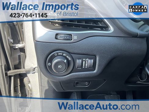 Used 2020 Jeep Cherokee Latitude Plus image 18