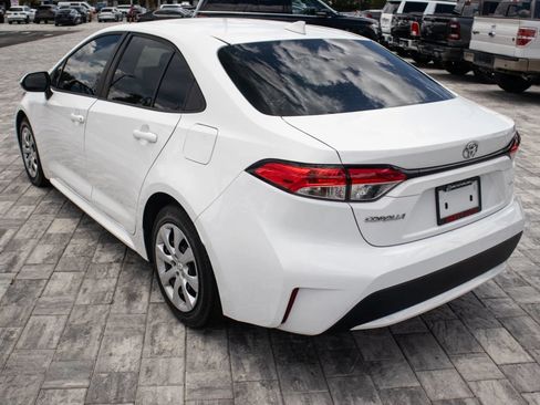 Used 2020 Toyota Corolla LE FWD image 5