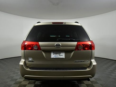 Used 2008 Toyota Sienna Sienna Passenger Van image 13