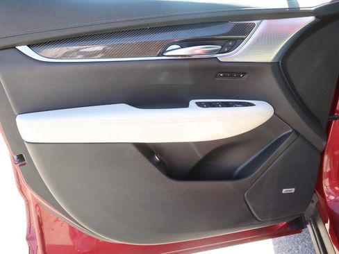 Used 2020 Cadillac XT6 Sport image 12