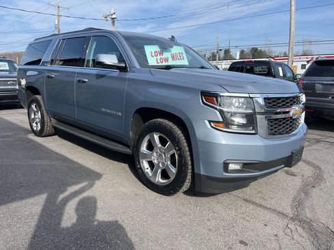 Used 2015 Chevrolet Suburban LT image 3