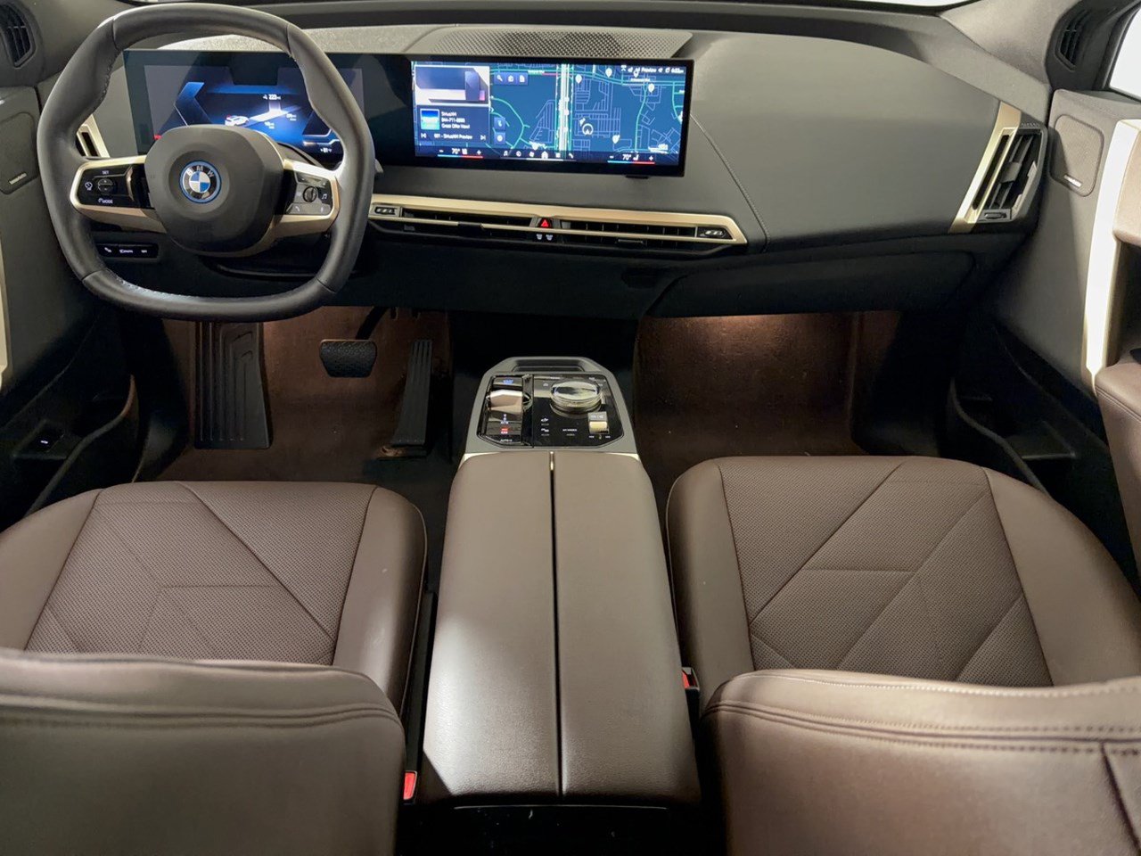 Certified 2024 BMW iX xDrive50 w/ Sport Package AWD/4WD image 17