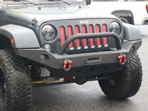 Used 2016 Jeep Wrangler Unlimited Rubicon w/ Connectivity Group AWD/4WD image 9