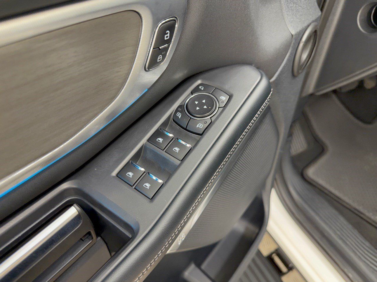 Certified 2025 Ford Expedition Max Platinum AWD/4WD image 15