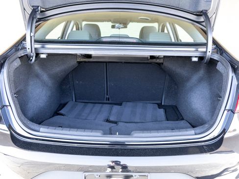 Used 2020 Hyundai Elantra SE image 26