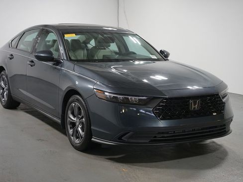 Used 2023 Honda Accord EX image 3