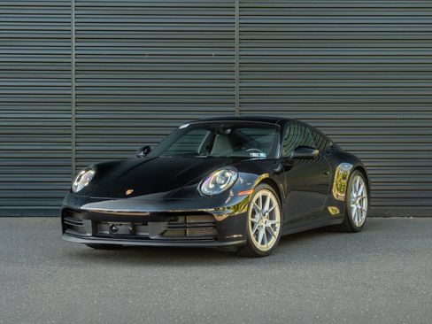 Certified 2025 Porsche 911 Carrera RWD image 1