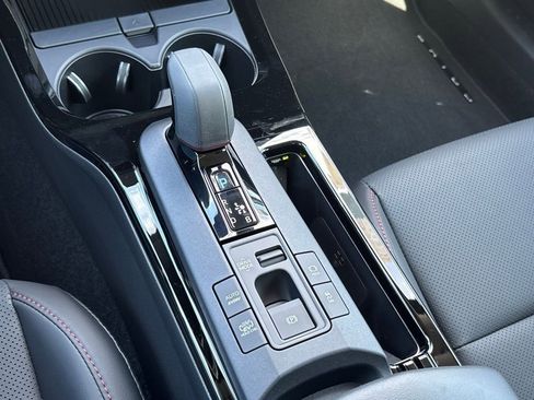 New 2025 Toyota Prius Plug-In Hybrid image 21